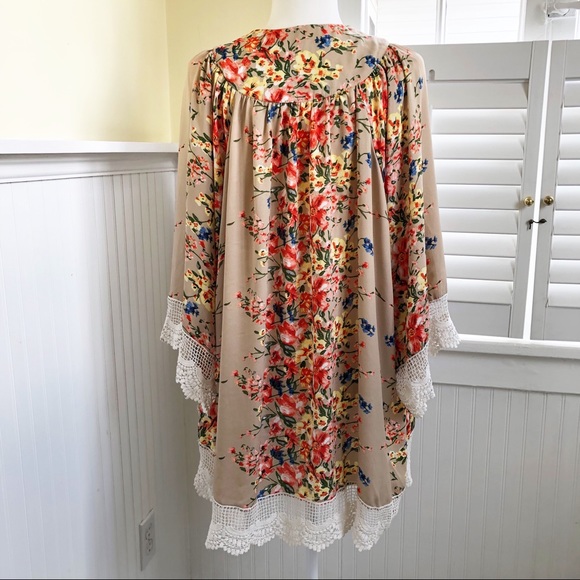 Umgee EUC Taupe Lace-Trim Floral Kimono - S/M - Picture 2 of 6